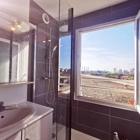 Pleasant Entire In With Parking Appartement *