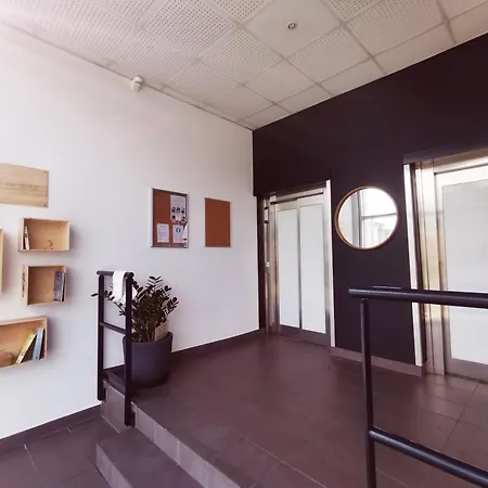 Pleasant Entire In With Parking Appartement *